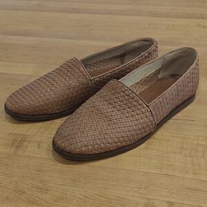 Men's Tan Woven Loafers